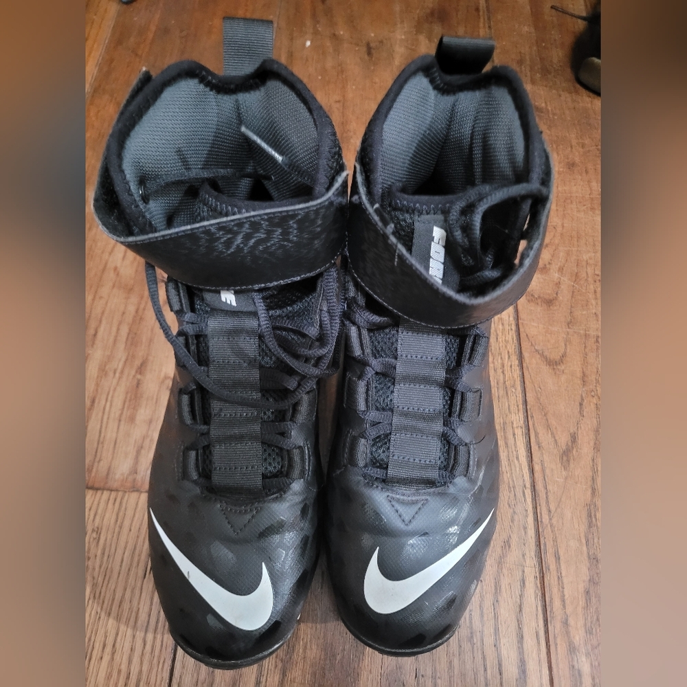 Nike Force Savage Shark 2 Football Cleats | Men’s Size 8.5